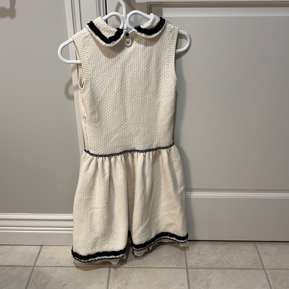 Brand new sleeveless white dress with lace detailing size L - Picture 2 of 2